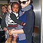 CharlizeandsonarriveLAXairport6janv_03.jpg