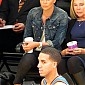 Nom du fichier=watchLakersVSOKCGame11janv_11.jpg
Taille du fichier=151Ko
Dimensions : 682x1024
Ajouté le : 12 Janvier 2013 watchLakersVSOKCGame11janv_11.jpg