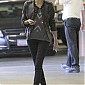 CTLeavesLunchWestHollywood31janv_02.jpg