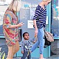 Nom du fichier=shoppingwithmumandsoninBeverlyHills_30.jpg
Taille du fichier=120Ko
Dimensions : 500x750
Ajouté le : 17 Février 2013 shoppingwithmumandsoninBeverlyHills_30.jpg