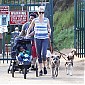 Nom du fichier=withsonanddogsforawalkatRunyonCanyonPark_08.jpg
Taille du fichier=253Ko
Dimensions : 1024x728
Ajouté le : 16 Mars 2013 withsonanddogsforawalkatRunyonCanyonPark_08.jpg