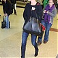 Nom du fichier=CharlizeandhersonJacksonarrivedinBoston_13.jpg
Taille du fichier=173Ko
Dimensions : 673x1000
Ajouté le : 17 Mars 2013 CharlizeandhersonJacksonarrivedinBoston_13.jpg