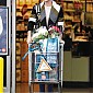Nom du fichier=CTdoesshoppingforweekendatherlocalWholeFoods_02.jpg
Taille du fichier=474Ko
Dimensions : 1334x1950
Ajouté le : 22 Septembre 2013 CTdoesshoppingforweekendatherlocalWholeFoods_02.jpg