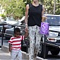 Nom du fichier=takesJacksontoCoffeeBeanWestHollywood_06.jpg
Taille du fichier=451Ko
Dimensions : 1302x1850
Ajouté le : 26 Septembre 2013 takesJacksontoCoffeeBeanWestHollywood_06.jpg
