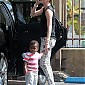 Nom du fichier=takesJacksontoCoffeeBeanWestHollywood_25.jpg
Taille du fichier=586Ko
Dimensions : 1360x1850
Ajouté le : 26 Septembre 2013 takesJacksontoCoffeeBeanWestHollywood_25.jpg