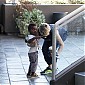 Nom du fichier=outandaboutwithhersonJacksononOct16LA_11.jpg
Taille du fichier=431Ko
Dimensions : 1800x1262
Ajouté le : 17 Octobre 2013 outandaboutwithhersonJacksononOct16LA_11.jpg