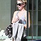 CharlizeTheronGettingWorkoutatSoulcycle15dec_11.jpg