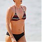 Nom du fichier=CharlizeTheron_wearingabikiniatabeachinHawaii_012.jpg
Taille du fichier=214Ko
Dimensions : 1300x1950
Ajouté le : 02 Janvier 2014 CharlizeTheron_wearingabikiniatabeachinHawaii_012.jpg