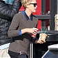 CharlizeTheron_MakesStarbucksRun_05.jpg