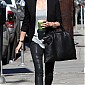 CharlizeTheron_RunsErrandsinHollywood_07.jpg
