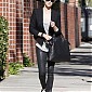 CharlizeTheron_RunsErrandsinHollywood_12.jpg