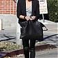 CharlizeTheron_RunsErrandsinHollywood_24.jpg