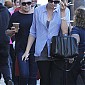 Nom du fichier=strollinginHollywoodbld_25.JPG
Taille du fichier=606Ko
Dimensions : 1353x1900
Ajouté le : 17 Janvier 2014 strollinginHollywoodbld_25.JPG