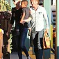 Nom du fichier=CharlizeTheronarrivesWholeFoodsWH_01.jpg
Taille du fichier=177Ko
Dimensions : 749x1024
Ajouté le : 23 Janvier 2014 CharlizeTheronarrivesWholeFoodsWH_01.jpg