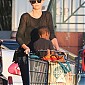 Nom du fichier=CharlizeTheronarrivesWholeFoodsWH_18.jpg
Taille du fichier=154Ko
Dimensions : 746x1024
Ajouté le : 23 Janvier 2014 CharlizeTheronarrivesWholeFoodsWH_18.jpg
