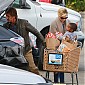 Nom du fichier=goinggroceryshoppingwithSeanandJackson_34.jpg
Taille du fichier=552Ko
Dimensions : 1300x1950
Ajouté le : 05 Février 2014 goinggroceryshoppingwithSeanandJackson_34.jpg