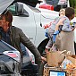 Nom du fichier=goinggroceryshoppingwithSeanandJackson_37.jpg
Taille du fichier=497Ko
Dimensions : 1950x1300
Ajouté le : 05 Février 2014 goinggroceryshoppingwithSeanandJackson_37.jpg