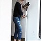 CharlizeTheron_leavinganailsalonwithSean_07.jpg