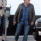 CharlizeTheron_leavinganailsalonwithSean_10.jpg