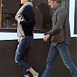 CharlizeTheron_leavinganailsalonwithSean_14.jpg