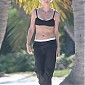 Nom du fichier=visitjacksonduringshootingMiami_18.jpg
Taille du fichier=219Ko
Dimensions : 846x1270
Ajouté le : 21 Mars 2014 visitjacksonduringshootingMiami_18.jpg