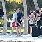Nom du fichier=visitjacksonduringshootingMiami_32.jpg
Taille du fichier=773Ko
Dimensions : 2000x1333
Ajouté le : 21 Mars 2014 visitjacksonduringshootingMiami_32.jpg