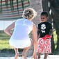 Nom du fichier=visitjacksonduringshootingMiami_62.jpg
Taille du fichier=594Ko
Dimensions : 1333x2000
Ajouté le : 21 Mars 2014 visitjacksonduringshootingMiami_62.jpg