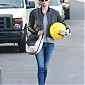 Nom du fichier=leavingabirthdaypartyinBeverlyHills_02.jpg
Taille du fichier=564Ko
Dimensions : 1395x1900
Ajouté le : 23 Mars 2014 leavingabirthdaypartyinBeverlyHills_02.jpg