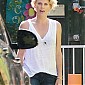 Nom du fichier=CharlizePicksUpJacksonfromschool_04.jpg
Taille du fichier=141Ko
Dimensions : 726x1024
Ajouté le : 23 Avril 2014 CharlizePicksUpJacksonfromschool_04.jpg