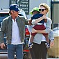 Nom du fichier=CharlizeandSeanAfterlunchwiththeirmotherandJackson_06.jpg
Taille du fichier=408Ko
Dimensions : 1587x1650
Ajouté le : 29 Avril 2014 CharlizeandSeanAfterlunchwiththeirmotherandJackson_06.jpg