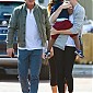 Nom du fichier=CharlizeandSeanAfterlunchwiththeirmotherandJackson_15.jpg
Taille du fichier=443Ko
Dimensions : 1300x1950
Ajouté le : 29 Avril 2014 CharlizeandSeanAfterlunchwiththeirmotherandJackson_15.jpg