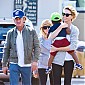 Nom du fichier=CharlizeandSeanAfterlunchwiththeirmotherandJackson_18.jpg
Taille du fichier=473Ko
Dimensions : 1620x1604
Ajouté le : 29 Avril 2014 CharlizeandSeanAfterlunchwiththeirmotherandJackson_18.jpg