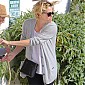 Nom du fichier=CharlizeandSeanAfterlunchwiththeirmotherandJackson_28.jpg
Taille du fichier=492Ko
Dimensions : 1483x1750
Ajouté le : 29 Avril 2014 CharlizeandSeanAfterlunchwiththeirmotherandJackson_28.jpg