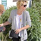 CharlizeandSeanAfterlunchwiththeirmotherandJackson_29.jpg