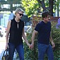holdinghandswhileouttogetherinLA_06.jpg