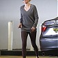 Nom du fichier=stopsbyanofficebuildinginWestHollywood_01.jpg
Taille du fichier=98Ko
Dimensions : 756x1024
Ajouté le : 23 Mai 2014 stopsbyanofficebuildinginWestHollywood_01.jpg