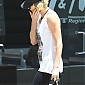 CharlizeTheronStopsbygymworkoutWH_06.jpg