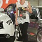 CharlizeTheronStopsbygymworkoutWH_09.jpg