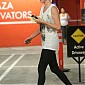 CharlizeTheronStopsbygymworkoutWH_12.jpg