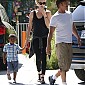 Nom du fichier=CharlizeandSeanPennOutwithJackson_24.jpg
Taille du fichier=176Ko
Dimensions : 827x1024
Ajouté le : 04 Juin 2014 CharlizeandSeanPennOutwithJackson_24.jpg
