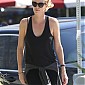 CharlizeandSeanPennOutwithJackson_38.jpg