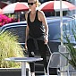CharlizeandSeanPennOutwithJackson_39.jpg