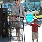 Nom du fichier=CharlizeT_shopingrocerywithson_01.jpg
Taille du fichier=264Ko
Dimensions : 1000x1250
Ajouté le : 18 Juillet 2014 CharlizeT_shopingrocerywithson_01.jpg