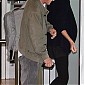 CharlizeTheron_CapeTownAirport_16.JPG