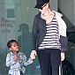 Nom du fichier=andsonJacksonleavingofficebuilding_11.jpg
Taille du fichier=645Ko
Dimensions : 1522x1750
Ajouté le : 23 Novembre 2014 andsonJacksonleavingofficebuilding_11.jpg