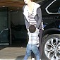 Nom du fichier=andsonJacksonleavingofficebuilding_18.jpg
Taille du fichier=622Ko
Dimensions : 1391x1850
Ajouté le : 23 Novembre 2014 andsonJacksonleavingofficebuilding_18.jpg