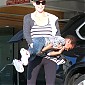 Nom du fichier=andsonJacksonleavingofficebuilding_30.jpg
Taille du fichier=584Ko
Dimensions : 1423x1800
Ajouté le : 23 Novembre 2014 andsonJacksonleavingofficebuilding_30.jpg