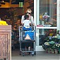 Nom du fichier=CharlizeandSean_outgroceryshoppingatWholeFoods_12.jpg
Taille du fichier=636Ko
Dimensions : 2000x1333
Ajouté le : 02 Décembre 2014 CharlizeandSean_outgroceryshoppingatWholeFoods_12.jpg
