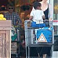Nom du fichier=CharlizeandSean_outgroceryshoppingatWholeFoods_20.jpg
Taille du fichier=587Ko
Dimensions : 1222x2000
Ajouté le : 02 Décembre 2014 CharlizeandSean_outgroceryshoppingatWholeFoods_20.jpg