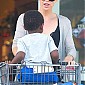 Nom du fichier=CharlizeandSean_outgroceryshoppingatWholeFoods_27.jpg
Taille du fichier=587Ko
Dimensions : 1223x2000
Ajouté le : 02 Décembre 2014 CharlizeandSean_outgroceryshoppingatWholeFoods_27.jpg